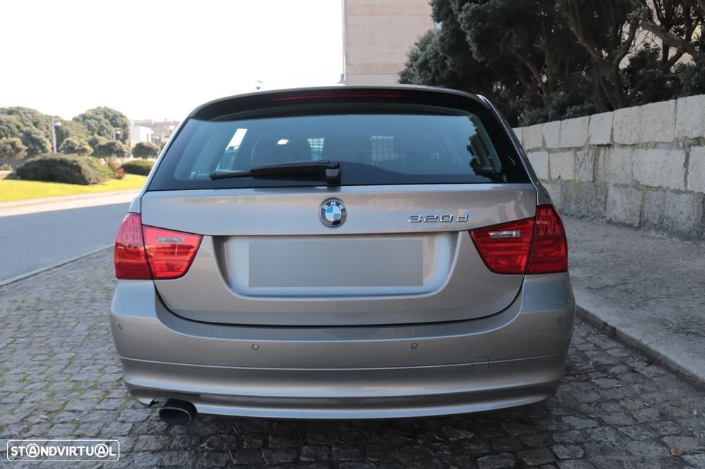 BMW 320 d Touring - 17