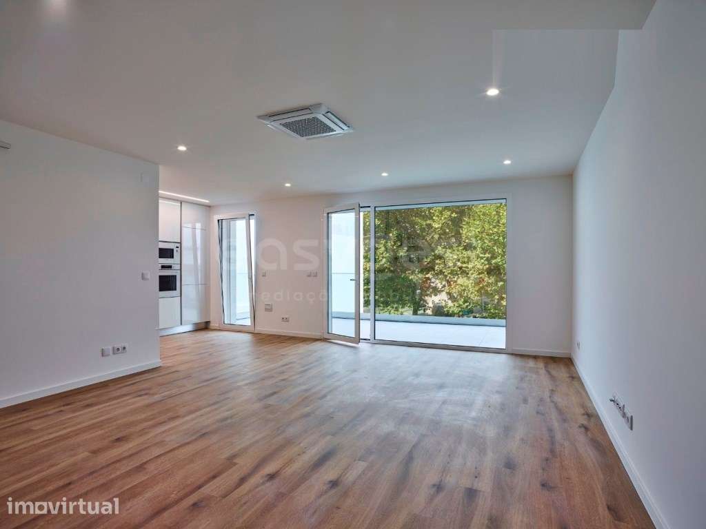 Apartamento T2 Fração E 1º andar - situado na Nazaré - Grande imagem: 2/12