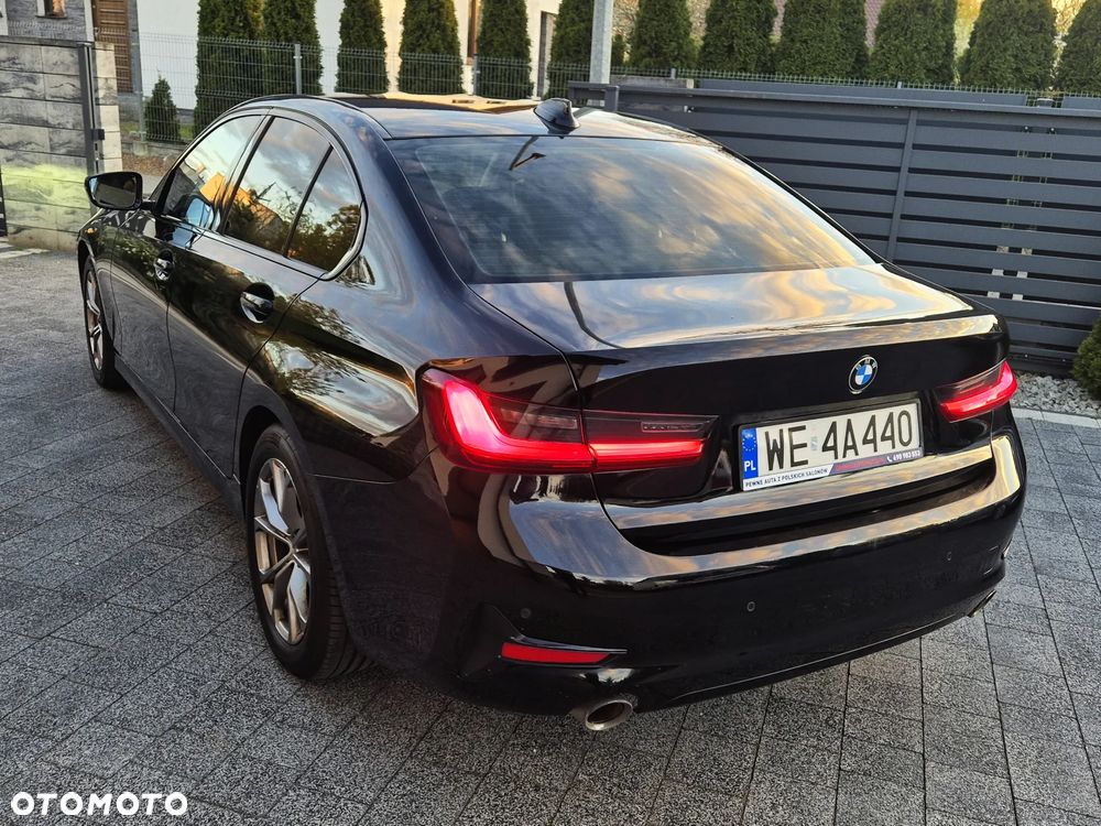 BMW Seria 3 320i Sport Line - 16