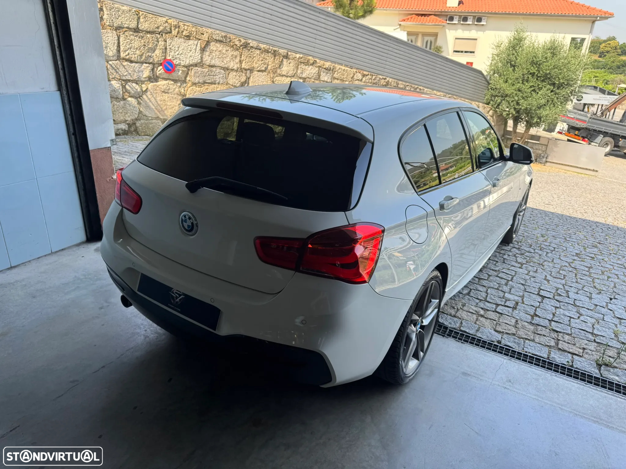 BMW 118 d Pack Desportivo M - 9