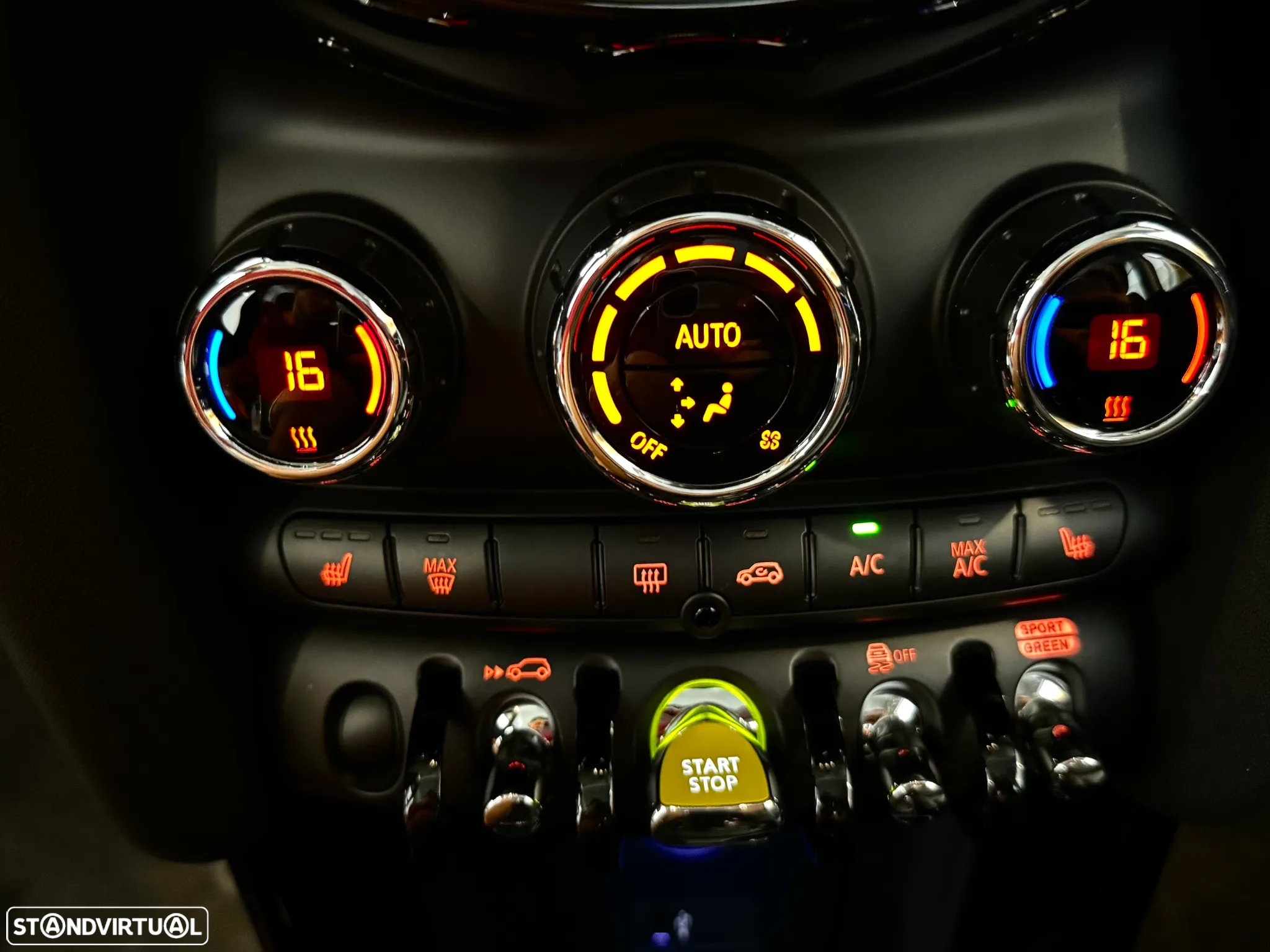 MINI 3 Portas Cooper SE Premium Extra Essential - 29