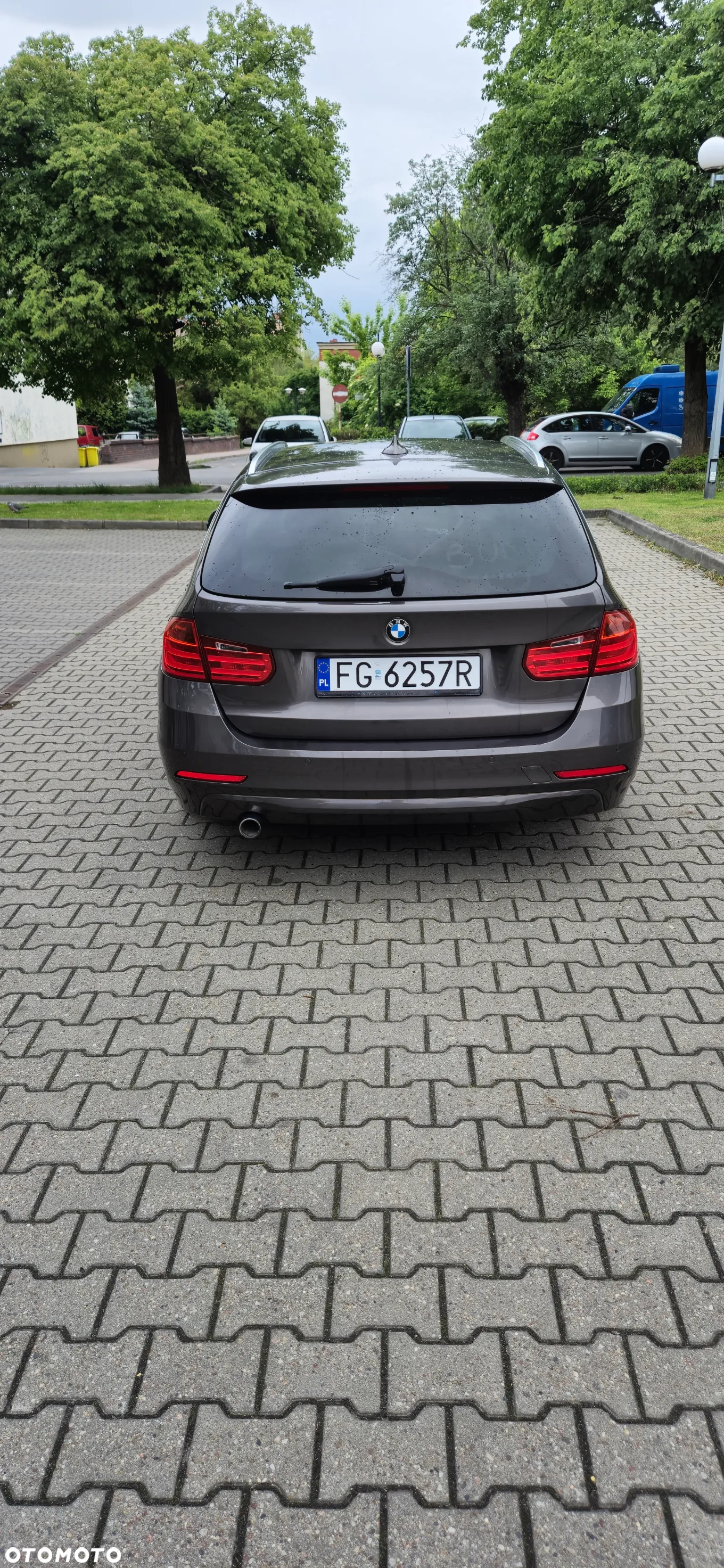 BMW Seria 3 318d - 4