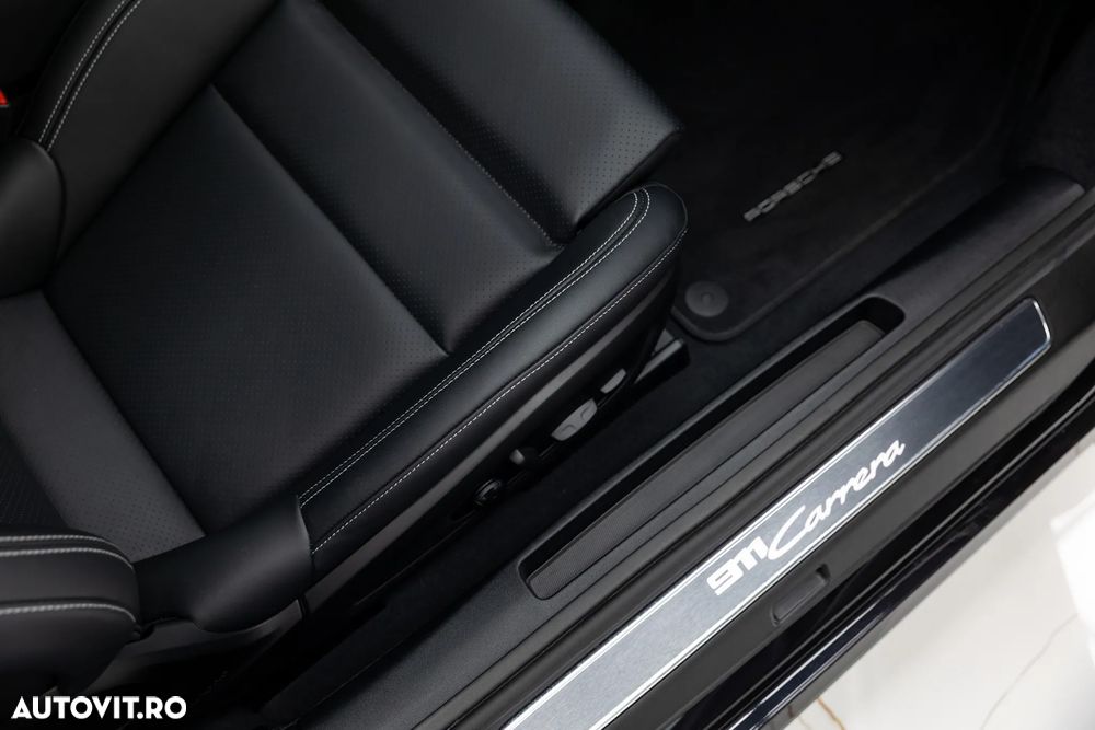 Porsche 911 Carrera PDK - 36