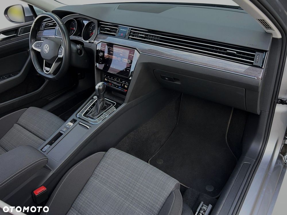 Volkswagen Passat 2.0 TDI Business DSG - 17