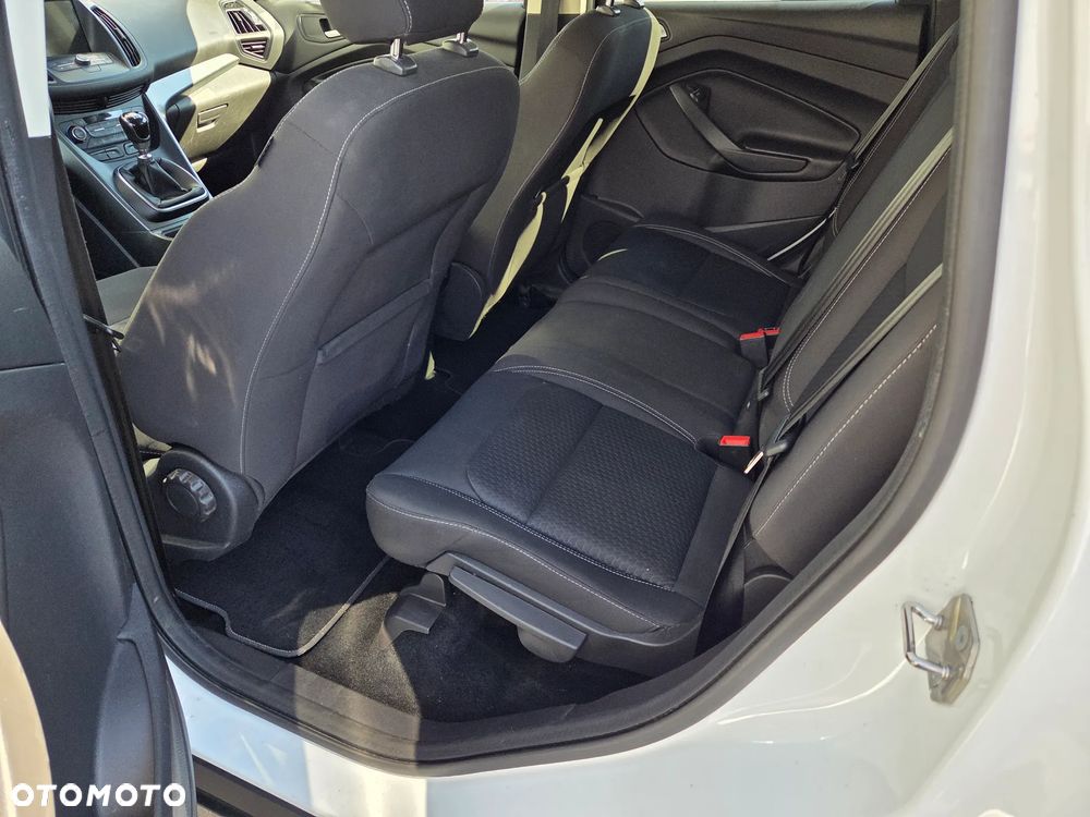 Ford Kuga 1.5 EcoBoost 2x4 Titanium - 12