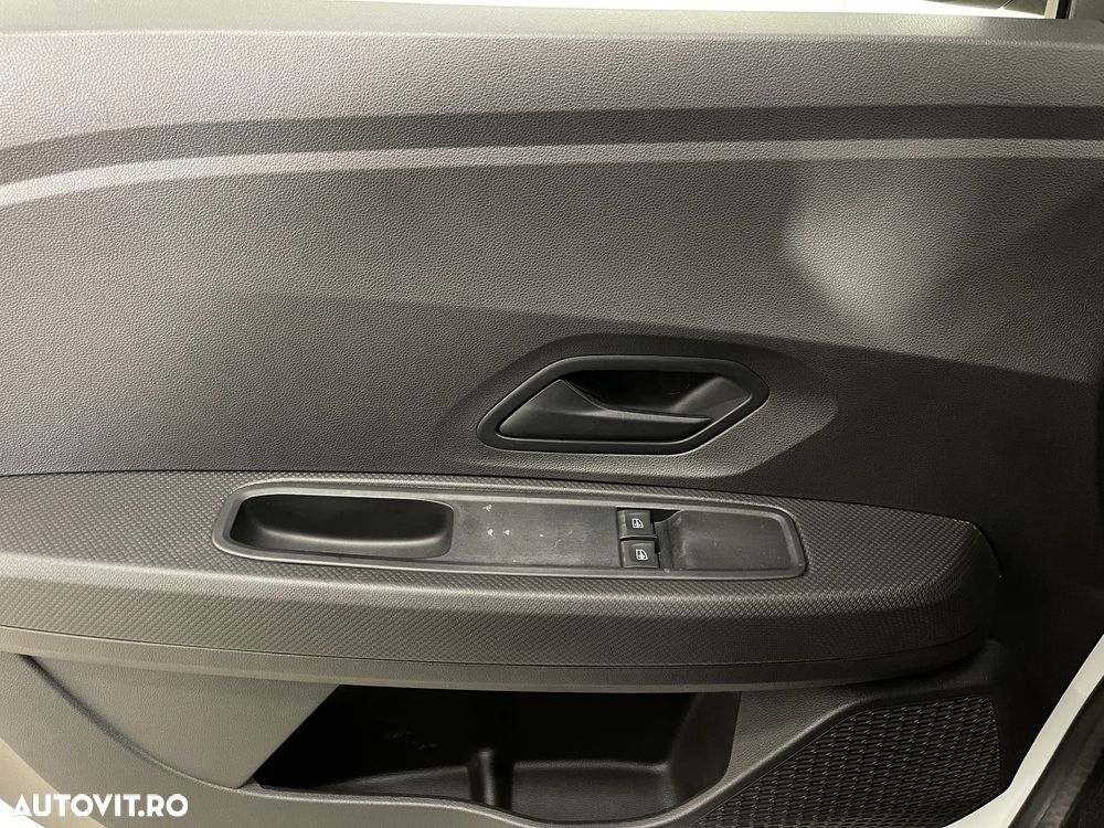 Dacia Logan TCe 90 Essential - 18