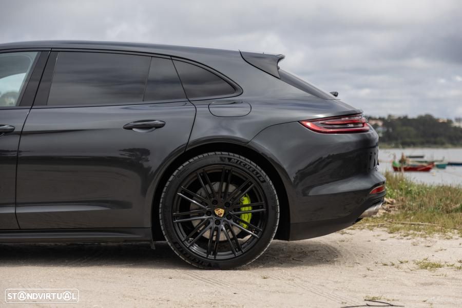 Porsche Panamera Sport Turismo 4 E-Hybrid - 16