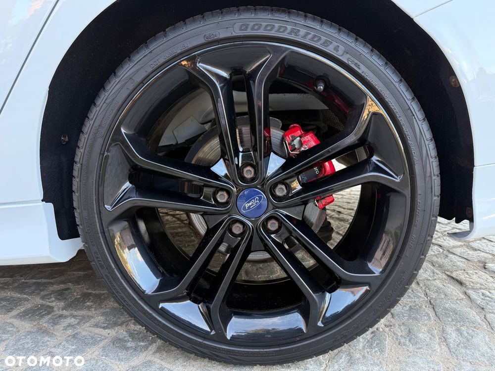 Ford Focus 2.0 TDCi ST - 18