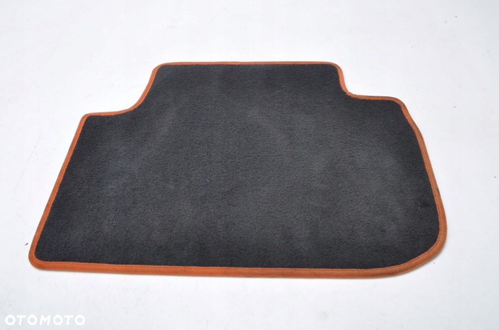 BMW F40 DYWANIKI WELUROWE KOMPLET - 6