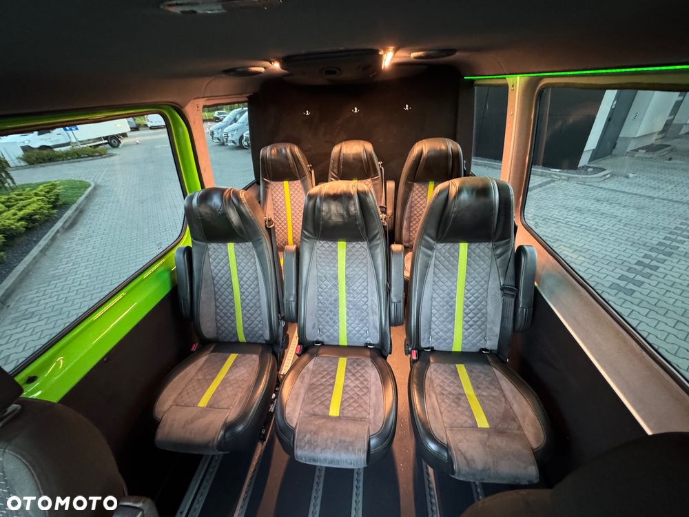 Mercedes-Benz Sprinter - 11