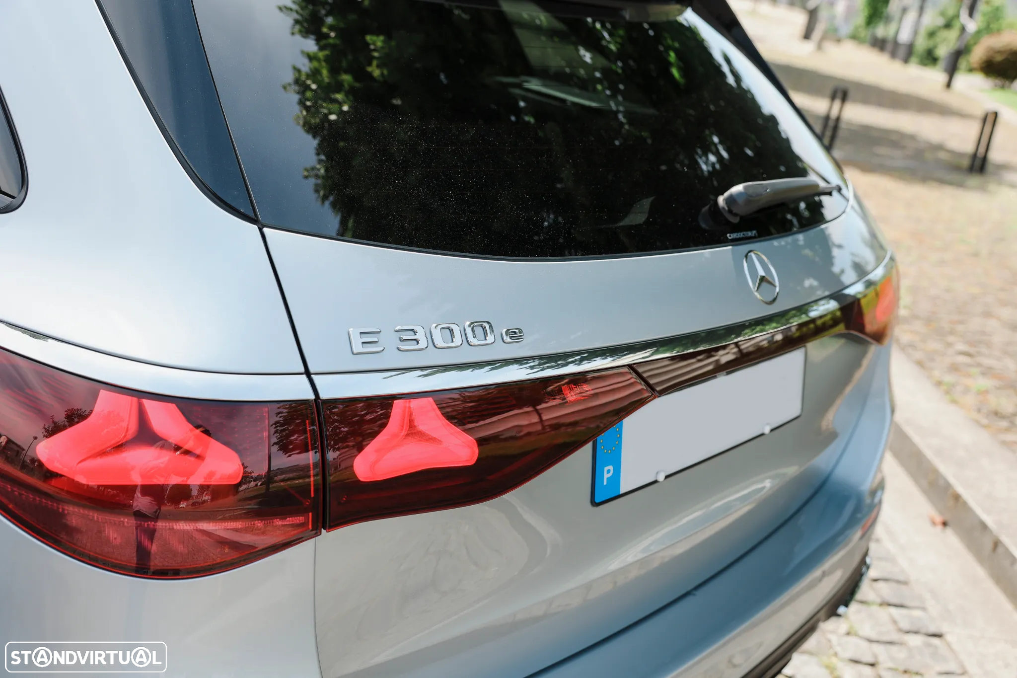 Mercedes-Benz E 300 e AMG Line - 10
