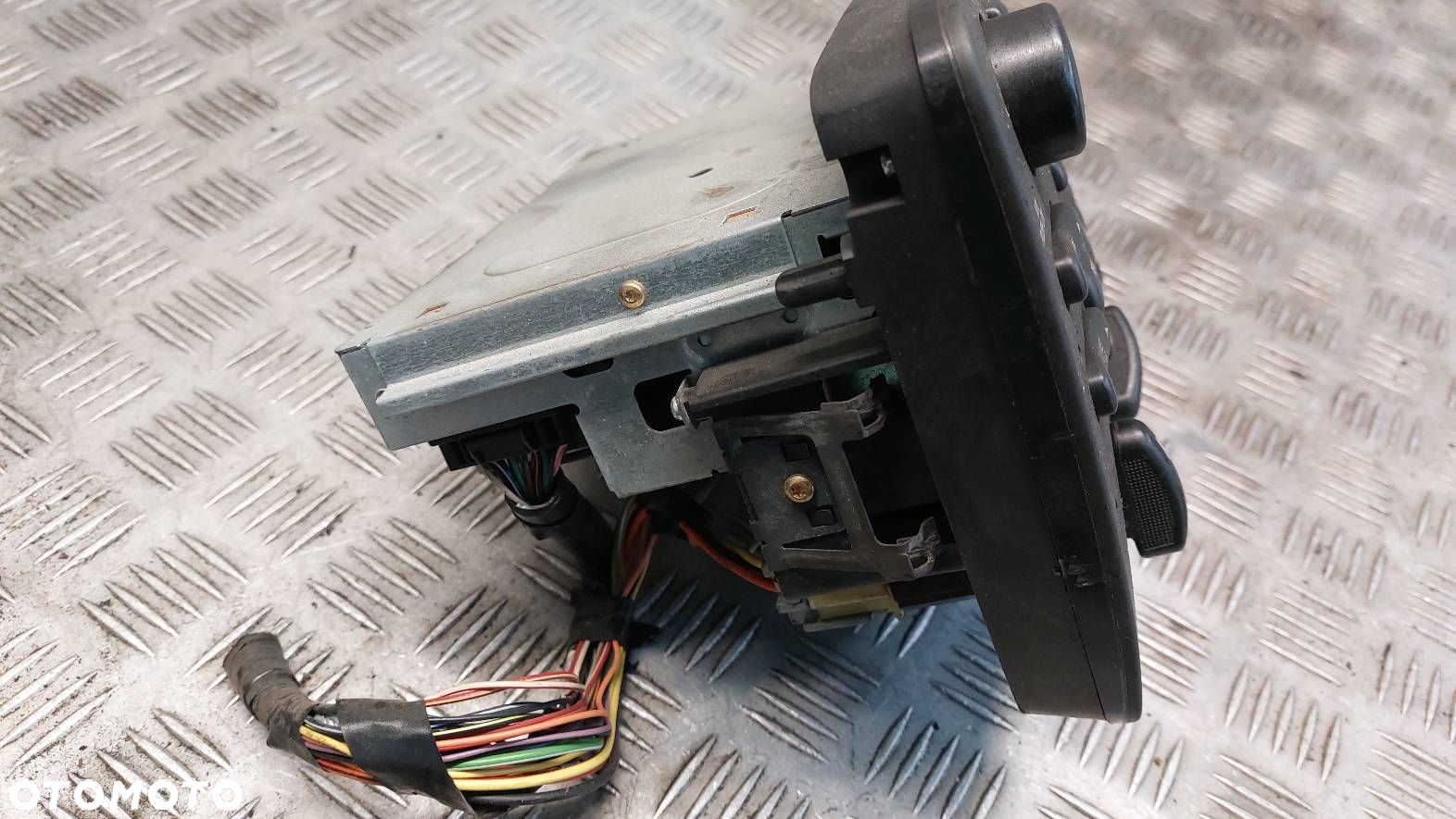 PANEL NAWIEWU RADIO FORD TAURUS IV 2F1T-18C858-BA - 2