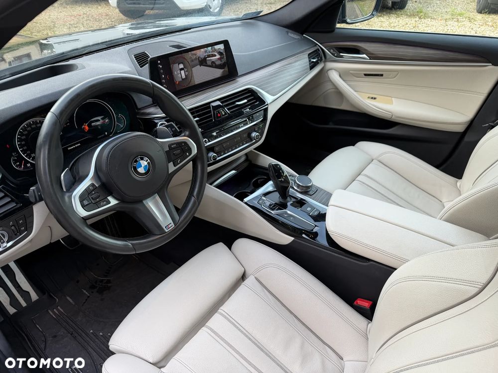 BMW Seria 5 525d M Sport sport - 37