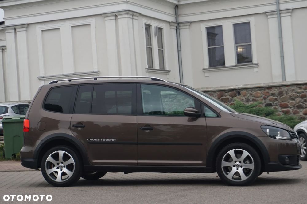 Volkswagen Touran 2.0 TDI DPF Cross - 9