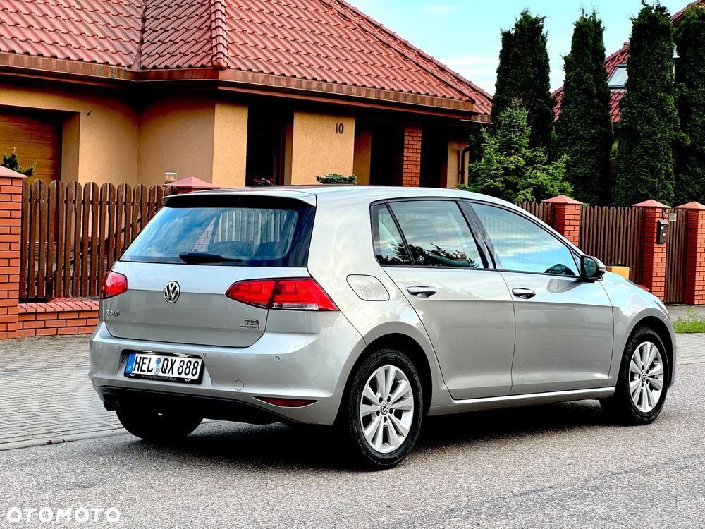 Volkswagen Golf - 6