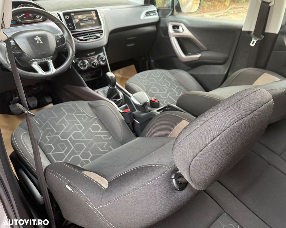 Peugeot 2008 e-HDi FAP 115 STOP & START Allure - 11