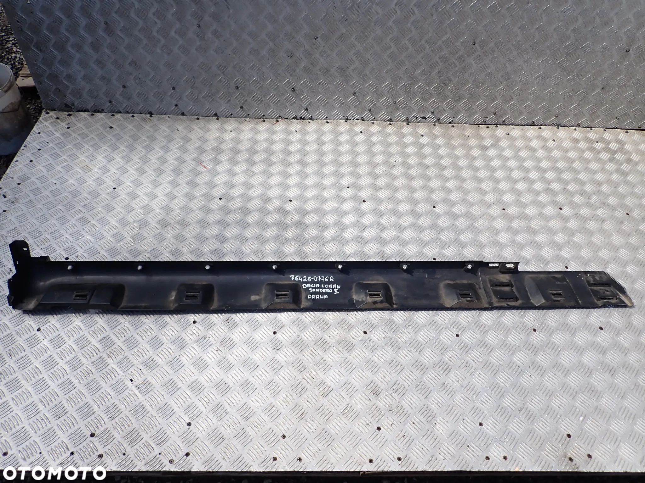 PRÓG LISTWA PROGOWA LEWA /PRAWA  DACIA LOGAN SANDERO II  76419-1761R / 76426-0776R - 12