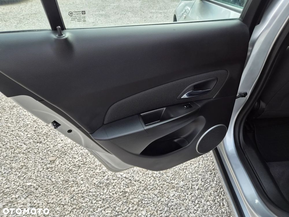 Chevrolet Cruze - 18