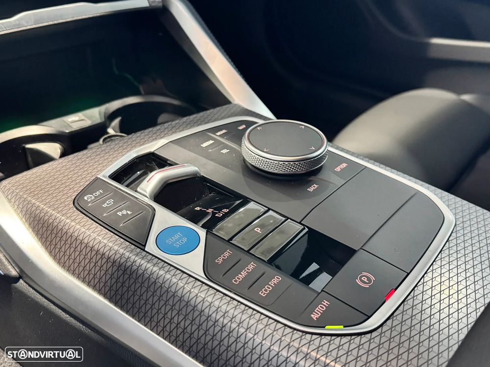 BMW i4 eDrive40 Desportiva M - 15