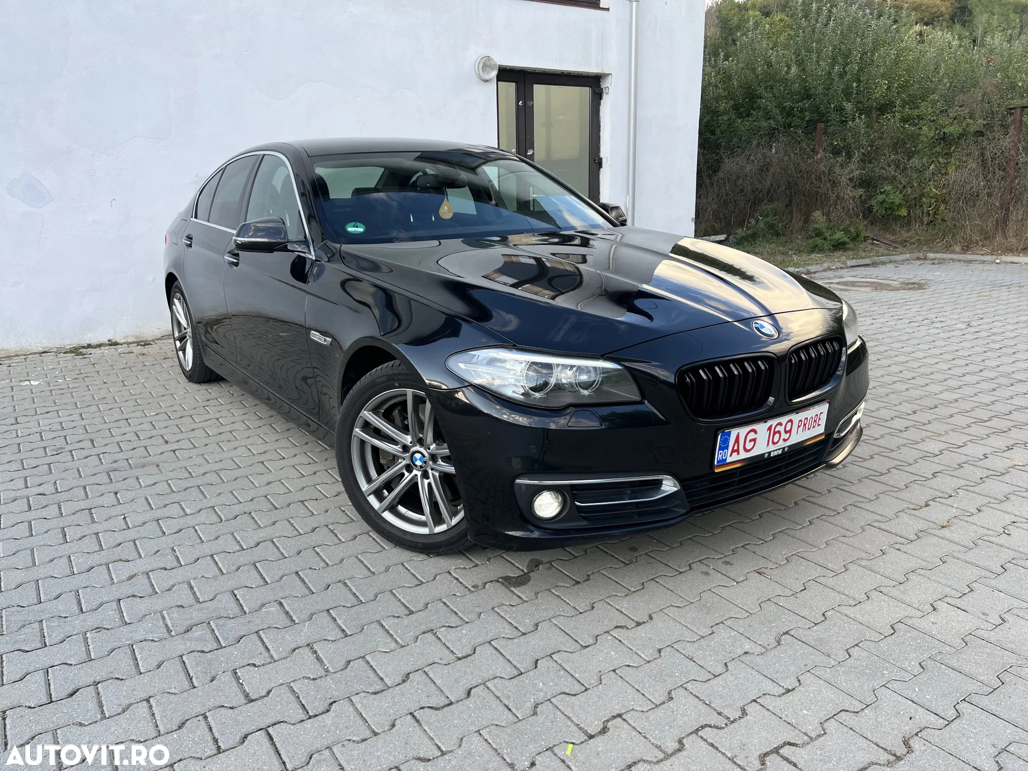 BMW Seria 5 525d Aut. Luxury Line - 3