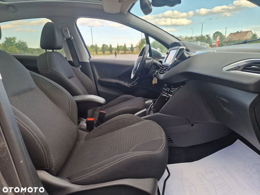 Peugeot 208 - 9