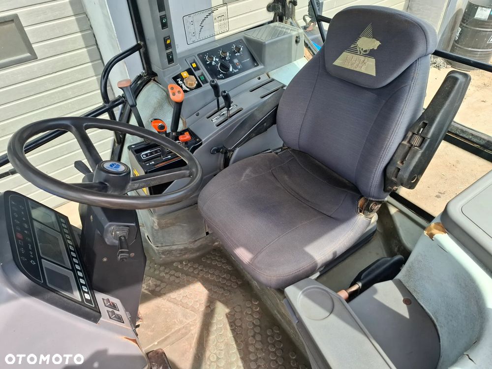 New Holland 7840 - 5
