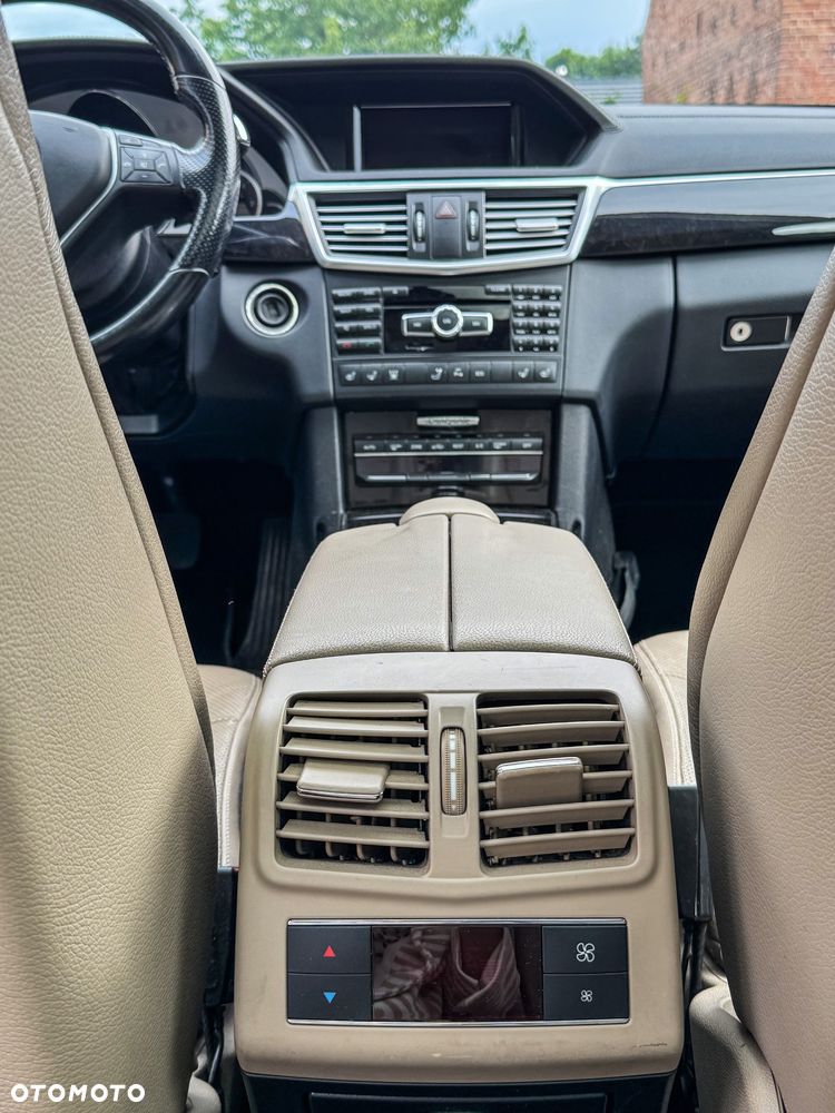 Mercedes-Benz Klasa E 350 CDI DPF BlueEFFICIENCY 7G-TRONIC Avantgarde - 19