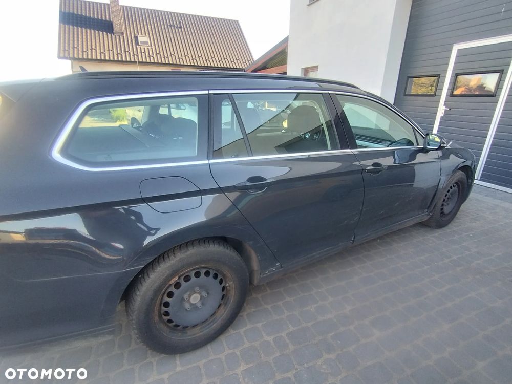 Volkswagen Passat ver-variant-2-0-tdi-scr-dsg-bluemotion-comfortline - 19