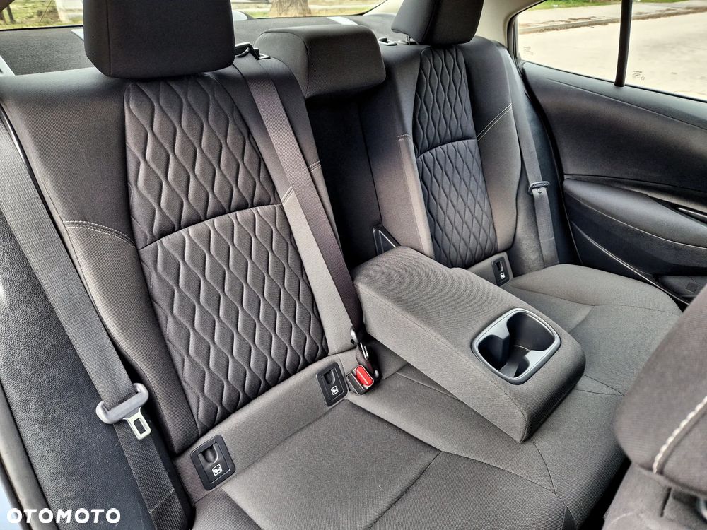 Toyota Corolla 1.8 Hybrid Comfort - 17