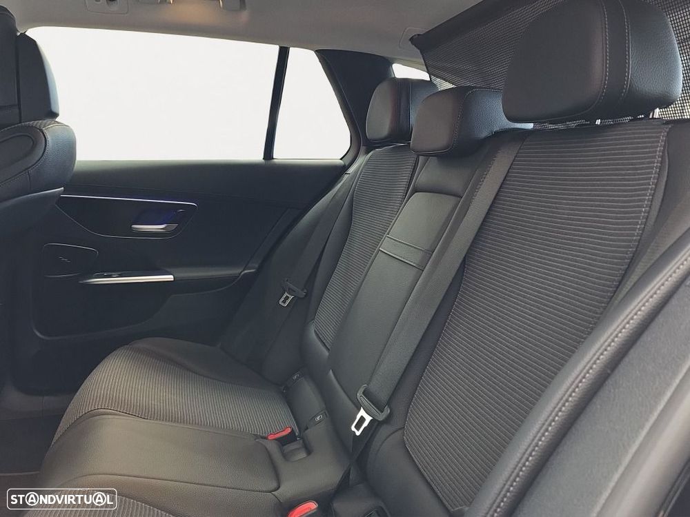 Mercedes-Benz C 300 — fotografia 13