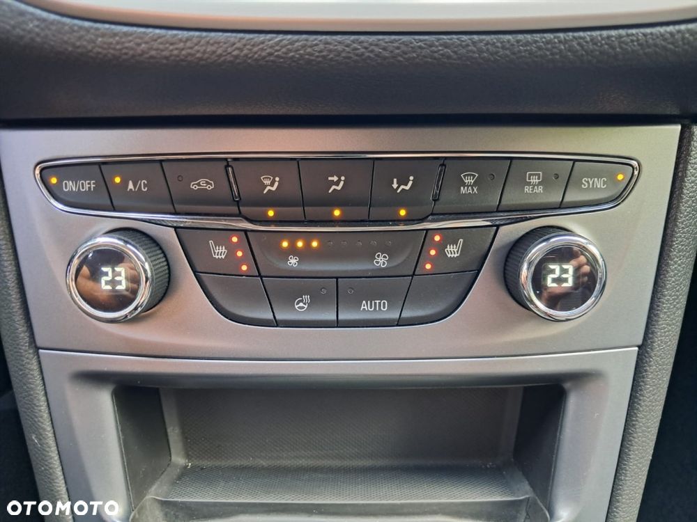 Opel Astra 1.4 T Dynamic - 29