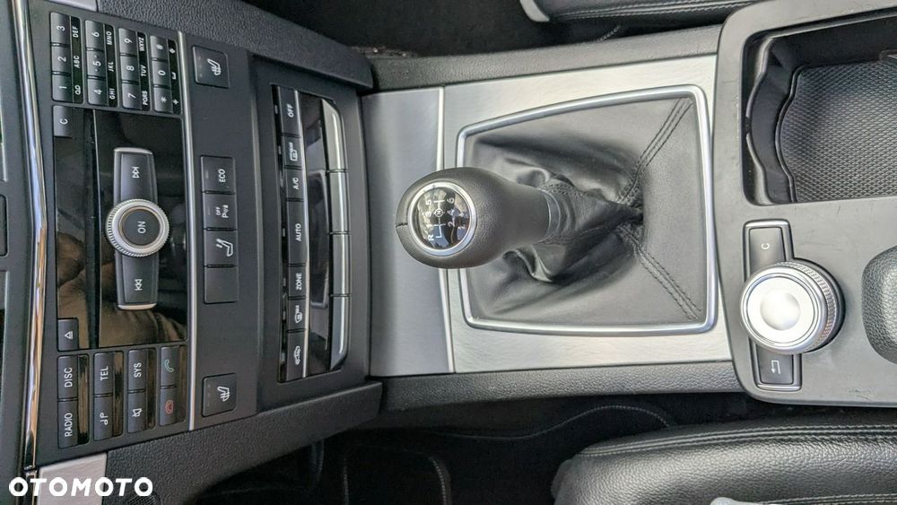 Mercedes-Benz Klasa E - 32