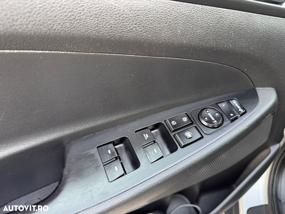 Hyundai Tucson blue 1.7 CRDi 2WD Style - 18