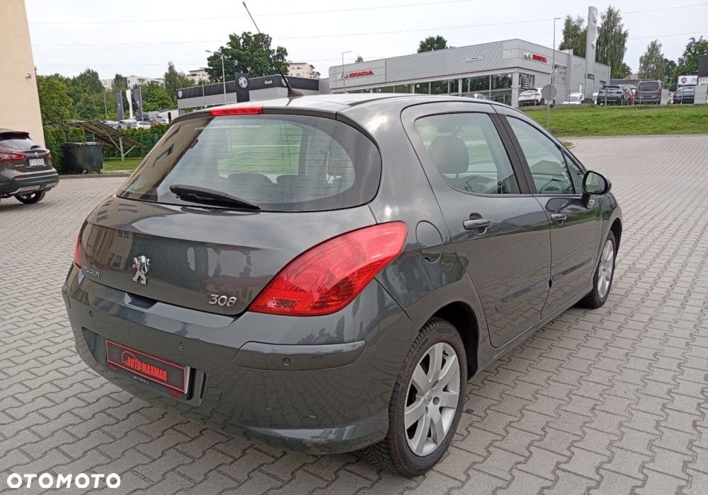 Peugeot 308 - 8