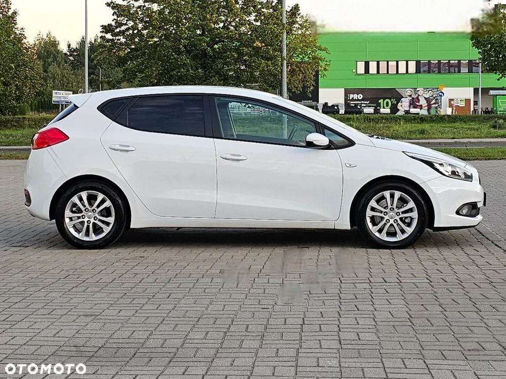 Kia Ceed 1.4 CVVT Fifa World Cup Edition - 10