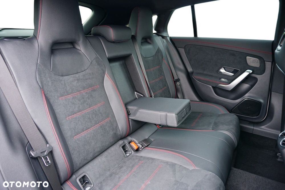 Mercedes-Benz CLA 200 AMG Line 7G-DCT - 10