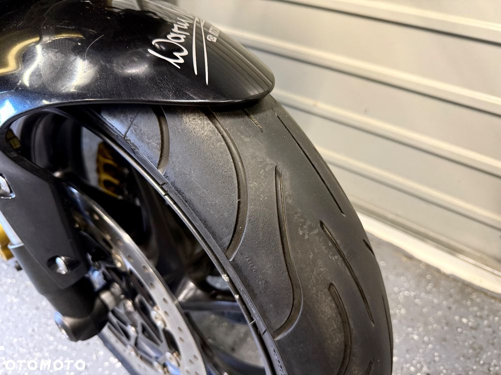 Triumph Street Triple - 9