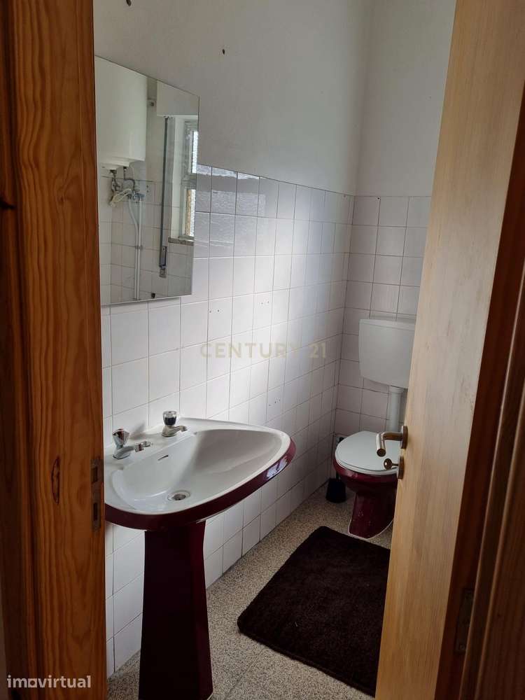 Moradia T2 Renovada com Quintal | Vimieiro, Santa Comba Dão - Grande imagem: 4/8