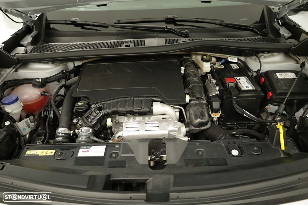 Peugeot 2008 1.2 PureTech Allure - 21