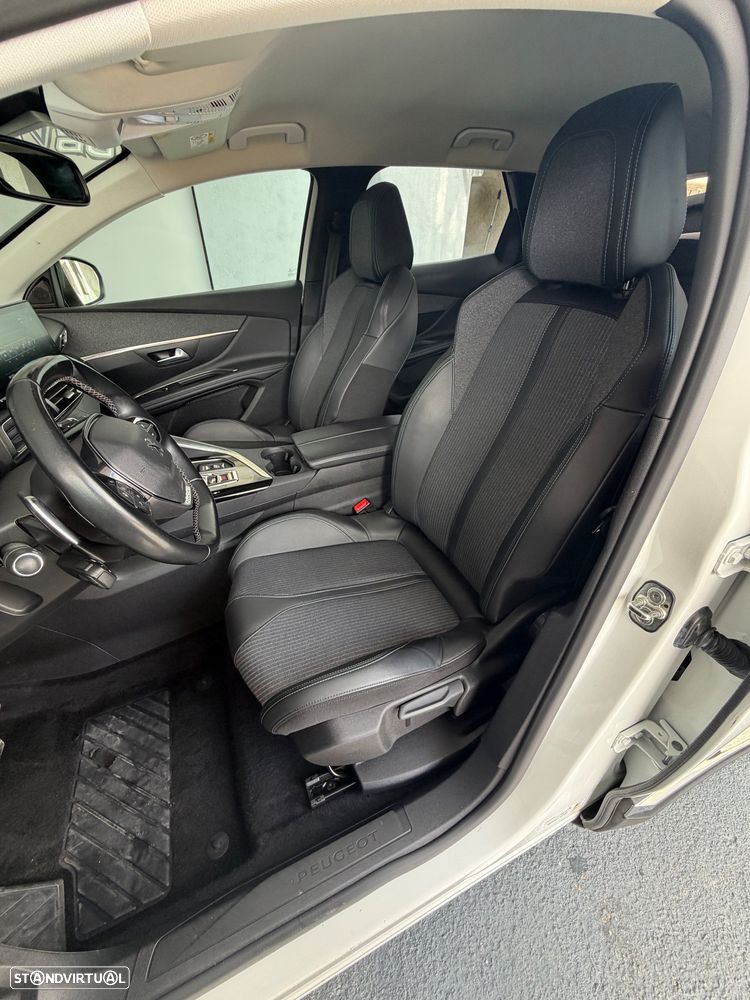 Peugeot 3008 1.2 PureTech Allure Pack EAT8 - 11