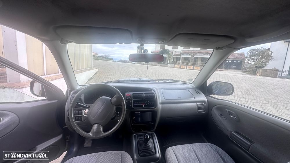 Suzuki Grand Vitara Metal Top 2.0 TDi - 11