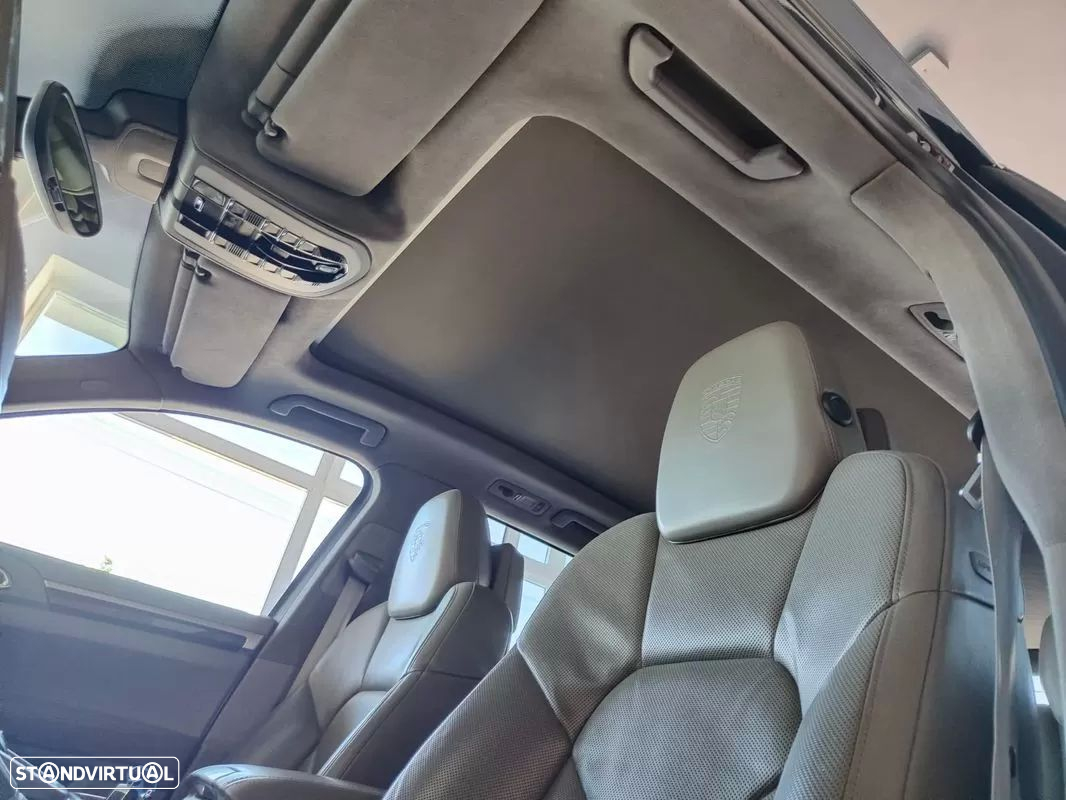 Porsche Cayenne II Platinum Edition - 29