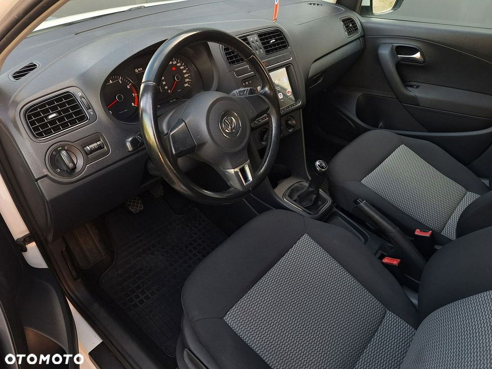 Volkswagen Polo - 12
