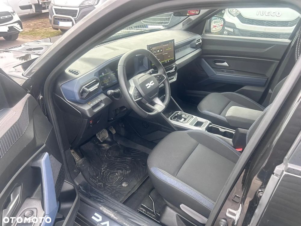 Dacia Duster 1.6 Full Hybrid 140 Journey MMT - 11