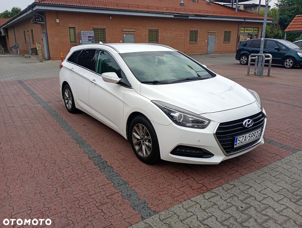 Hyundai i40 Kombi blue 1.6 Family - 1