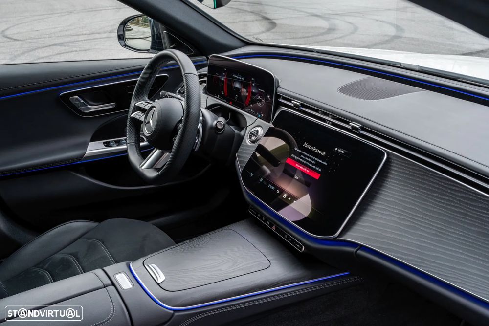 Mercedes-Benz E 300 e 4Matic 9G-TRONIC - 28