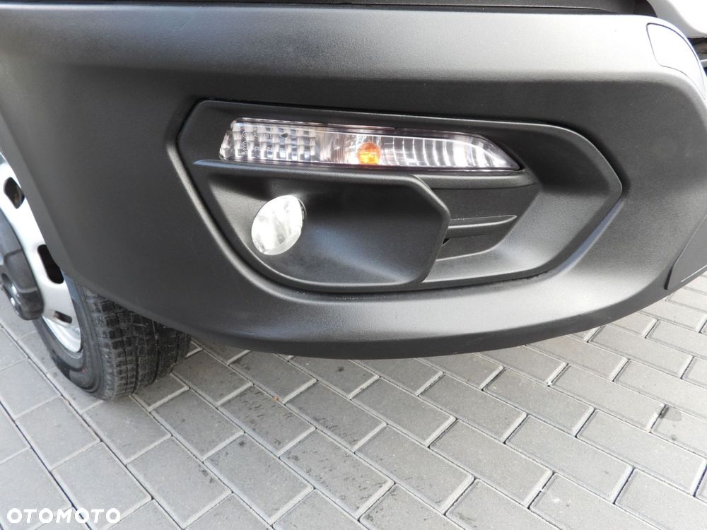 Iveco DAILY 50C16 WYWROTKA TROJSTRONNA PODWÓJNA KABINA DOKA 6 MIEJSC TEMPOMAT PNEUMATYKA BLIŹNIACZE KOŁA KLIMATYZACJA  160KM - 22