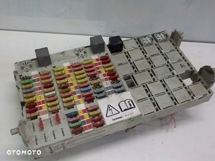 SCANIA R SKRZYNKA BEZPIECZNIKÓW - 1