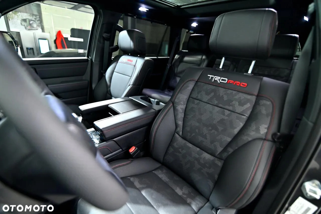Toyota Sequoia - 19