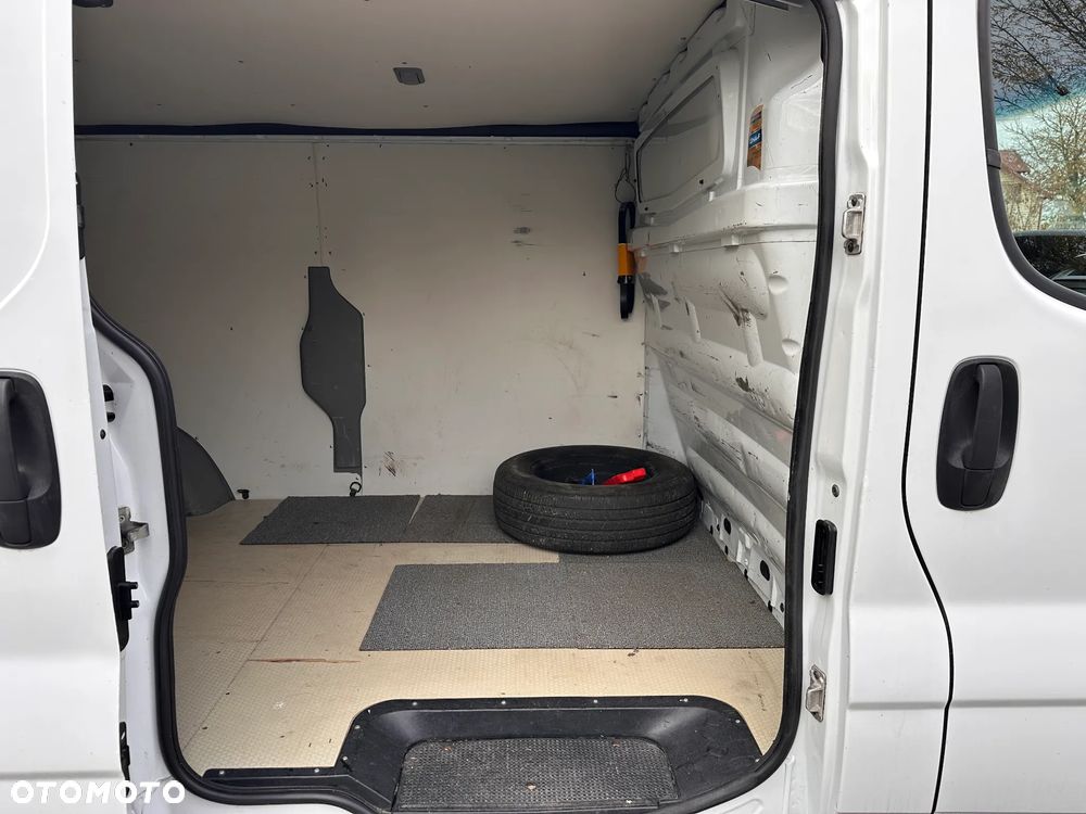 Opel Vivaro - 25